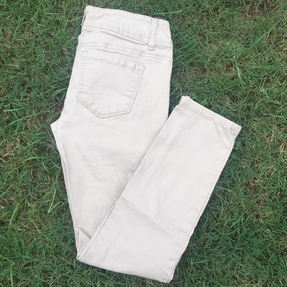 Rue21 light khaki cropped jegging